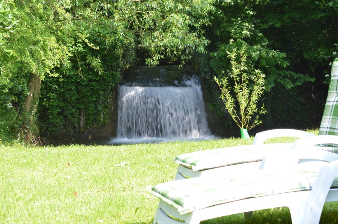 Les Gites Insolites De La Cascade Lespesses Exterior photo