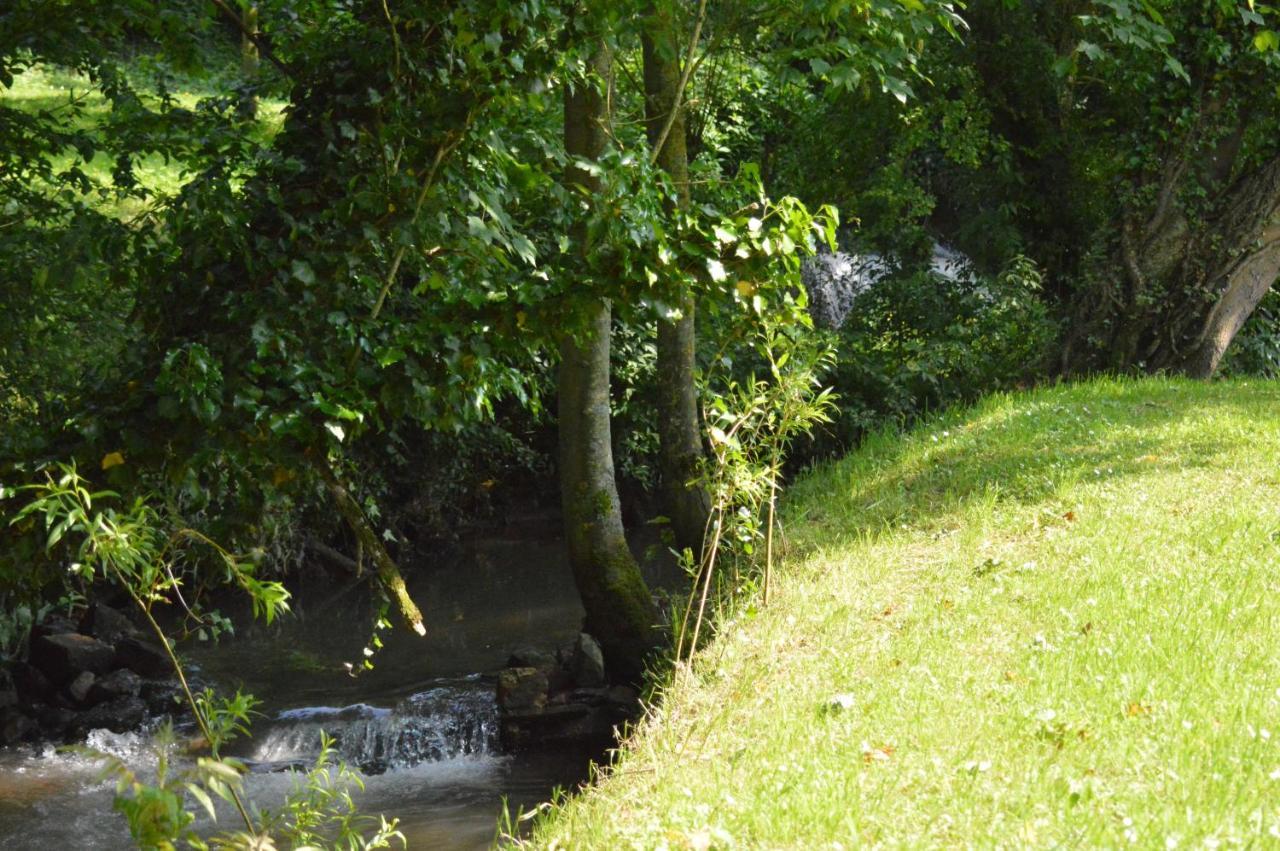 Les Gites Insolites De La Cascade Lespesses Exterior photo